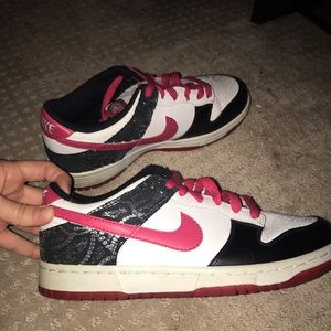 Nike Retro Style Sneakers